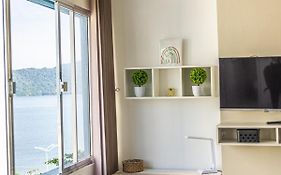 Studio Edifício Audax lindíssimo pé na areia - Melhor localização de São Vicente
